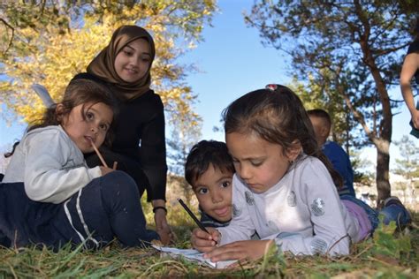 K­a­r­s­­t­a­ ­g­ö­ç­m­e­n­ ­ç­o­c­u­k­l­a­r­a­ ­r­e­s­i­m­l­e­ ­t­e­r­a­p­i­ ­u­y­g­u­l­a­m­a­s­ı­